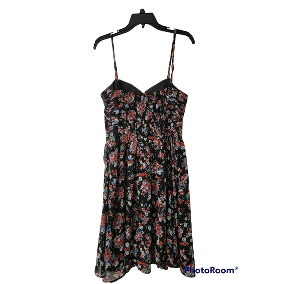 Sweetheart Neckline Floral Dress - Picture 2 of 5